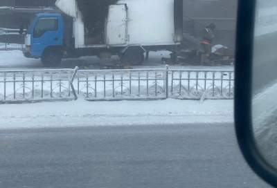 В центре Якутска загорелся грузовик /  Якутск Якутск Республика Саха (Якутия)