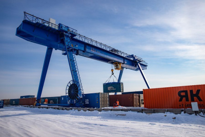 «Железные дороги Якутии» оказывают услуги по перегрузу и автодоставке грузов /    