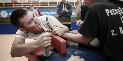 Мирнинские армрестлеры выступили достойно /  Мирный  