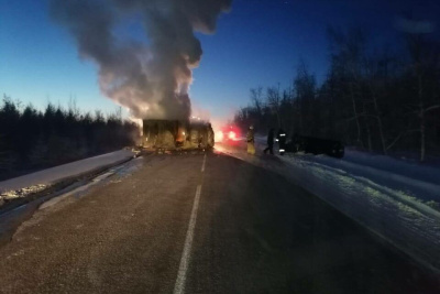 В Якутии в результате ДТП сгорел грузовик / ЯСИА   Республика Саха (Якутия)