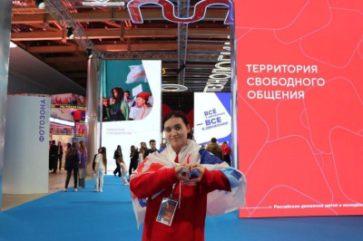 Активистка Детской Ассамблеи побывала на I съезде «Движения первых» в Москве /  Мирный  