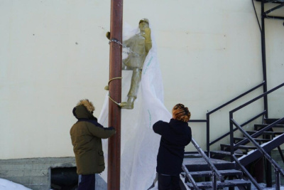 В Якутске открыли памятник энергетикам /  Якутск Якутск Республика Саха (Якутия)