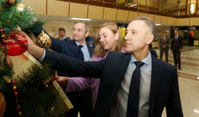 Руководство АЛРОСА исполнит новогодние пожелания  детей в рамках акции «Ёлка добра» /  Мирный  