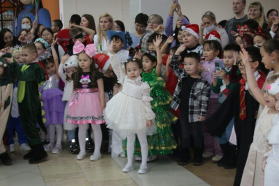 Федерация профсоюзов Якутии организовала новогоднюю елку для детей активистов /    Республика Саха (Якутия)