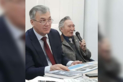 Документальный роман Василия Харысхала обсудили в Хангаласском районе /   Хангаласский Республика Саха (Якутия)