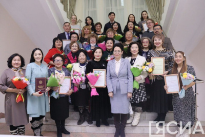 В Якутии подвели итоги Года матери церемонией награждения /    Республика Саха (Якутия)