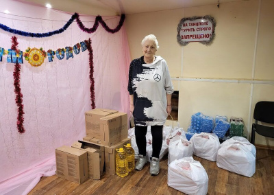 Алмазэргиэнбанк передал продукты социальной столовой в Якутске /  Якутск Якутск Республика Саха (Якутия)