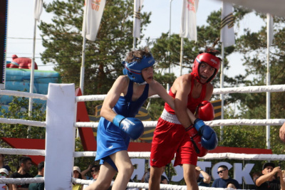 Мастер-классы и бои провели в Международный день бокса в Якутске / Дьулустаан Сергеев Якутск Якутск Республика Саха (Якутия)