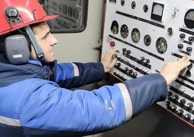 На Сергеляхском шоссе устранили аварию на трансформаторе электроэнергии / ЯСИА Якутск Якутск Республика Саха (Якутия)