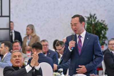 Айсен Николаев принял участие в деловом завтраке «Газпромбанка» / ЯСИА   