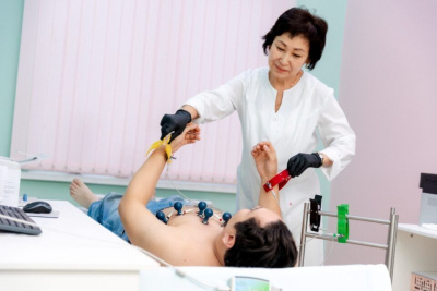 Врач-кардиолог назвала неожиданные симптомы, указывающие на проблемы с сердцем / ЯСИА   