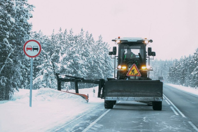 На трассах «Вилюй» и «Колыма» дежурит специальная техника / ЯСИА   