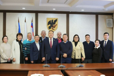 В День российской печати в Якутской городской думе поздравили журналистов / ЯСИА Якутск Якутск Республика Саха (Якутия)