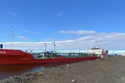 «Саханефтегазсбыт» отгрузил весь запланированный объем в арктические районы Якутии / ЯСИА   