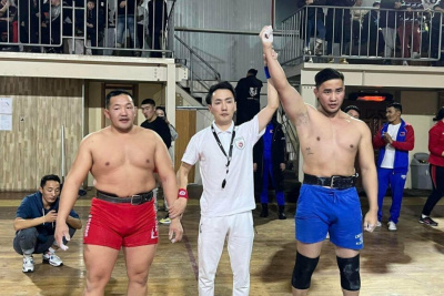 Более 160 спортсменов собрал турнир по мас-рестлингу в Монголии / Дьулустаан Сергеев   