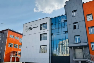 Дмитрий Садовников проверил строительство и ремонт школ в Якутске / ЯСИА Якутск Якутск Республика Саха (Якутия)