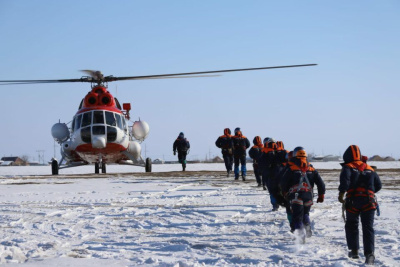 Сбор средств объявили для семьи сотрудника Службы спасения Якутии, оставшейся без дома после пожара / ЯСИА   