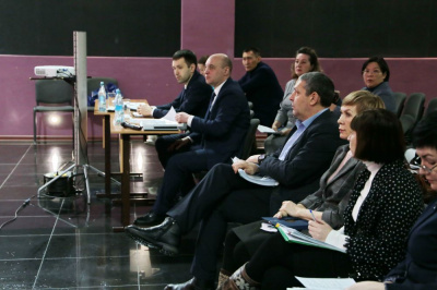 Коллегии и отчеты идут каждый день /  Мирный  