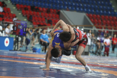 Якутские борцы выступят на турнире Бувайсара Сайтиева в Красноярске / Дьулустаан Сергеев   