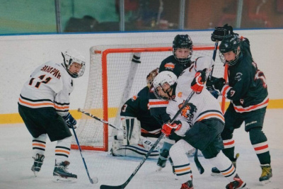 Юные якутяне продолжают участие в первенстве Дальнего Востока по хоккею / ЯСИА   