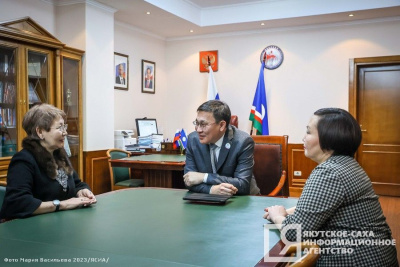 Якутянки из Санкт-Петербурга помогают раненым солдатам в госпиталях / Айаал Аргунов   
