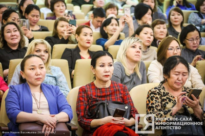 Повышение зарплат и современные детские сады: новую концепцию дошкольного образования примут в Якутии / Мария Архипова   Республика Саха (Якутия)