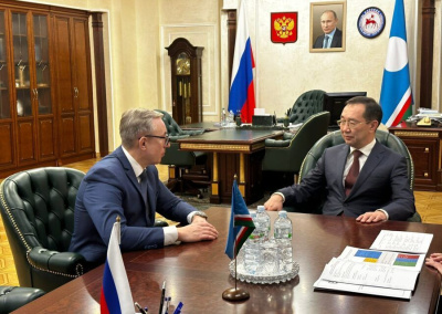 Глава Якутии и посол МИД РФ обсудили подготовку к международной конференции по изменению климата / ЯСИА   
