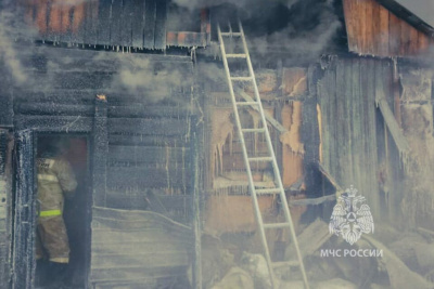 Установлено, что в пожаре в селе Майя погибла молодая семья с ребенком / ЯСИА   