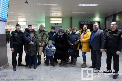 В Якутске встретили бойца, вернувшегося из зоны проведения СВО / Анастасия Филиппова Якутск Якутск Республика Саха (Якутия)