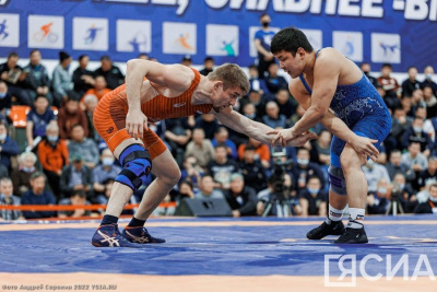 Три якутских борца стали призерами Ярыгинского турнира по итогам второго дня / Дьулустаан Сергеев   