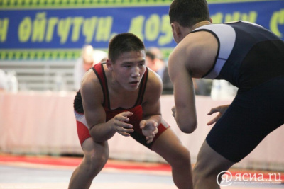 В Якутске на первенстве Дальнего Востока по вольной борьбе республику представят 60 спортсменов / Дьулустаан Сергеев Якутск Якутск Республика Саха (Якутия)