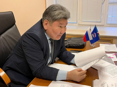 Депутат Ил Тумен провел личный прием граждан /  Мирный  