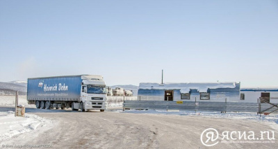 Более 875 тысяч тонн грузов должны доставить в районы Якутии по автозимникам / Анастасия Филиппова   