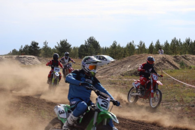 В Кысыл-Сыре прошли соревнования по мотокроссу / Майя Гоголева   