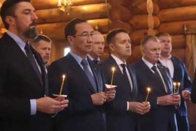 Глава Якутии принял участие в литии по погибшим работникам угледобывающих предприятий / ЯСИА   