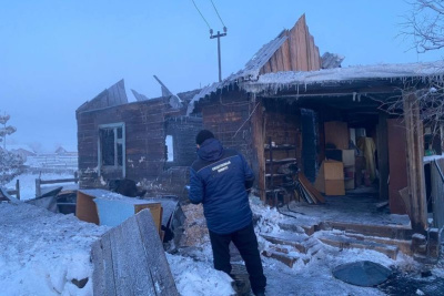 Следователи выясняют обстоятельства гибели двух человек при пожаре в Мархе / ЯСИА   