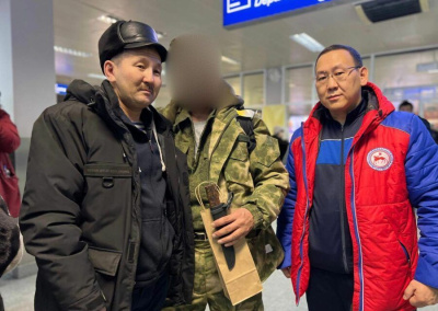 Представители Минспорта Якутии встретили бойцов, вернувшихся из зоны СВО / ЯСИА   