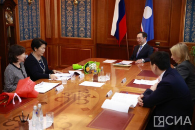 Глава Якутии поручил подготовить кадры для строящегося онкодиспансера / ЯСИА   