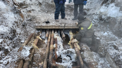 К вечеру подключили еще два дома к ГВС /  Мирный  