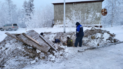 Потепление помогает восстановительным работам /  Мирный  