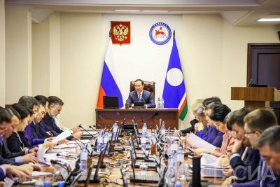 Глава Якутии проверил ход исполнения членами правительства персональных поручений / ЯСИА   