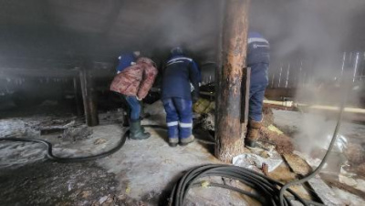 В Светлом аварийные бригады занимаются подачей ГВС к больнице /    