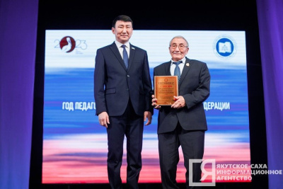 Народному учителю РФ Виктору Потапову присудили премию в один миллион рублей / Иванова Светлана   