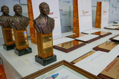 В издательской компании «Айар» наградили лучших партнёров и авторов книг / Иванова Светлана Якутск Якутск Республика Саха (Якутия)