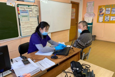 Мобильные врачи принимают население Майорского наслега Абыйского улуса ​ / ЯСИА   