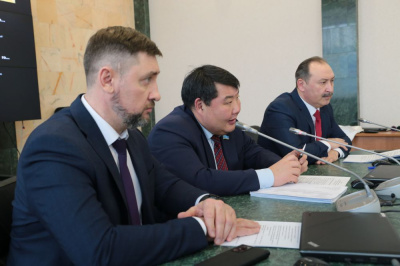 Депутаты говорили о моделях уровней власти /    