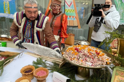 Официальный представитель МИД России попробовала якутскую «Индигирку» / ЯСИА Якутск Якутск Республика Саха (Якутия)