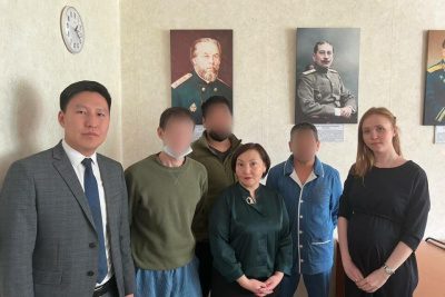 Делегация из Якутии навестила раненых земляков в госпитале Хабаровска / ЯСИА   