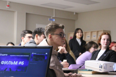 Молодежный квиз был посвящен Международному Дню родного языка /    