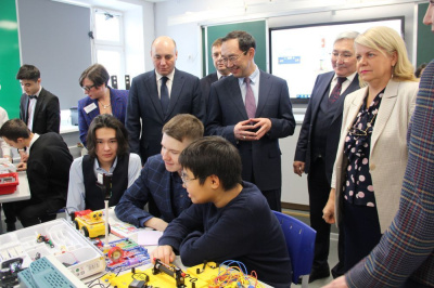 В алмазной столице работает глава республики Айсен Николаев /    